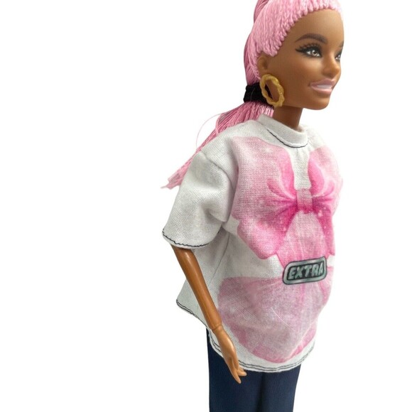 Barbie Extra Doll # 10 Very Long Pink Hair Braids Smiling Articulated 2021 - Picture 15 of 16